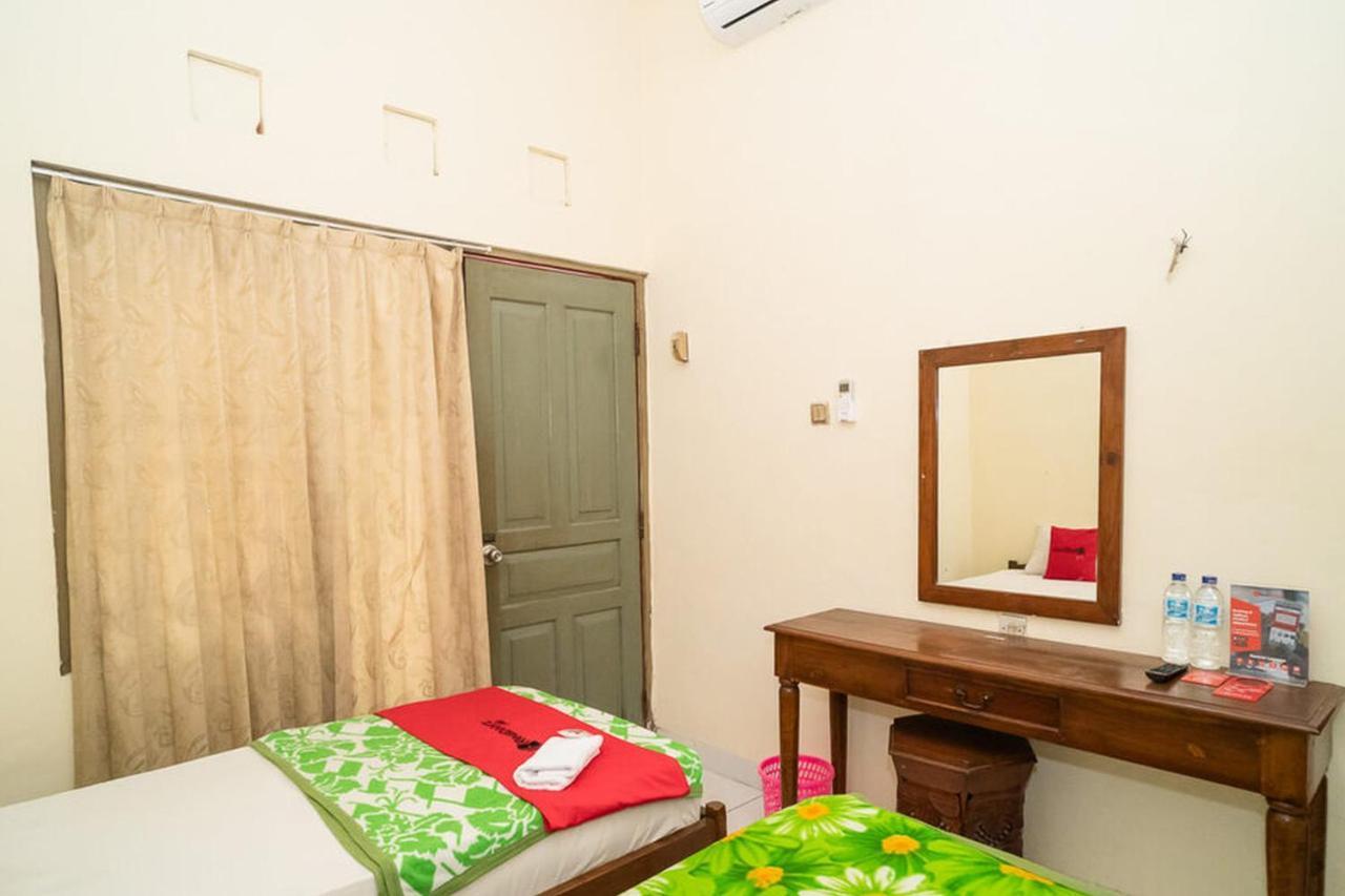 Reddoorz Near Kampus 3 Uty Yogyakarta Hotel Buitenkant foto