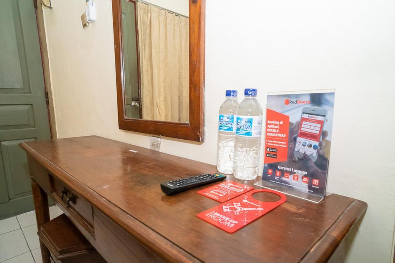Reddoorz Near Kampus 3 Uty Yogyakarta Hotel Buitenkant foto