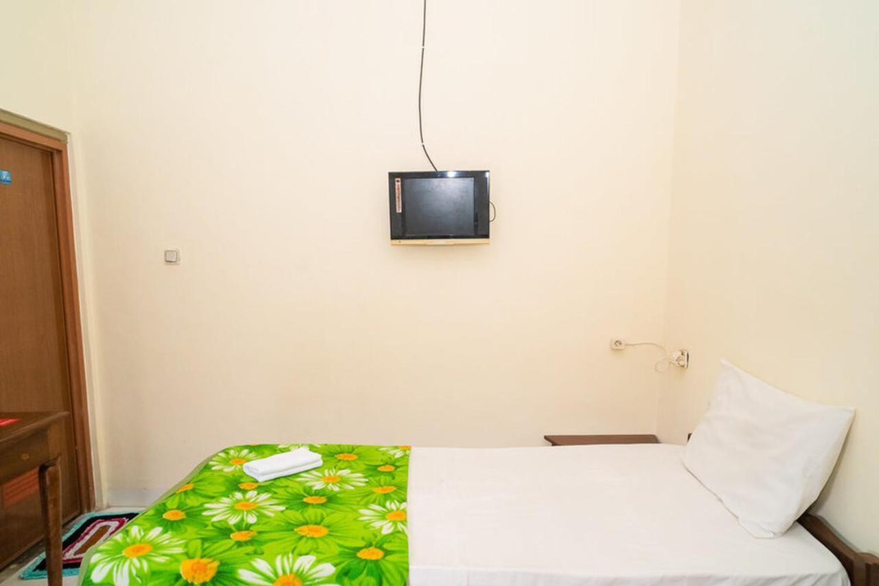 Reddoorz Near Kampus 3 Uty Yogyakarta Hotel Buitenkant foto