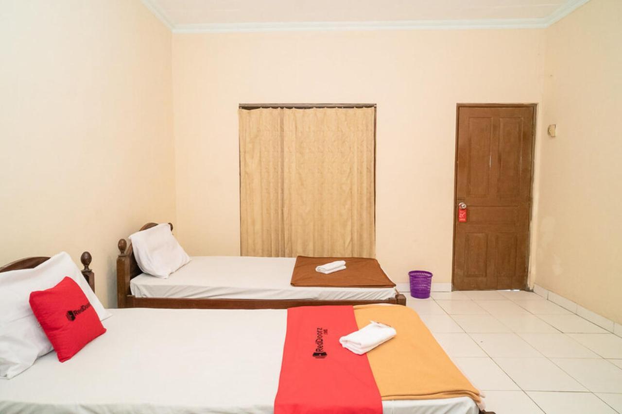 Reddoorz Near Kampus 3 Uty Yogyakarta Hotel Buitenkant foto